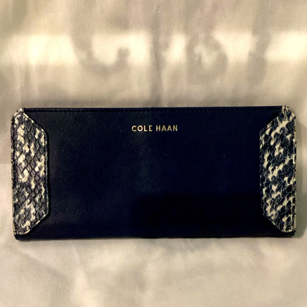 Cole Hana EUC - Savannah Slim Fold Dark blue Wallet